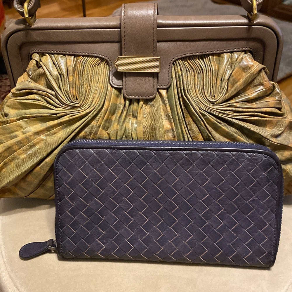 BOTTEGA VENETA Zip Around Wallet. Great Condition